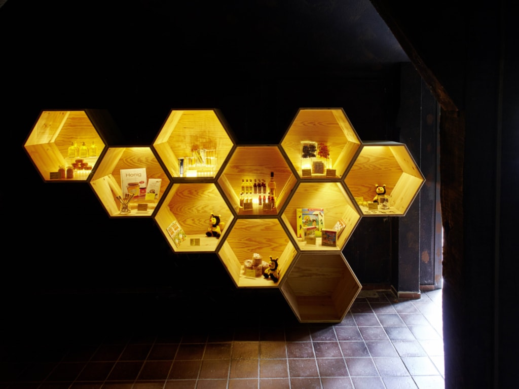 "Bee World" Niederhaverbeck: Bee Shop | Photo: Burmester